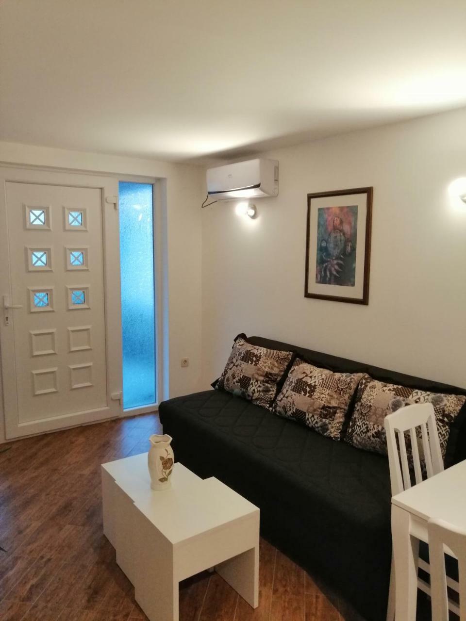 Olive Tree Apartments 티바트 외부 사진